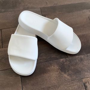 Lululemon Restfeel Women's Slide size 9 white